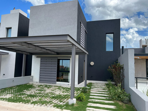 Venta - Housing Duplex 2 Dormitorio 3 Baños - Pileta En Nobu