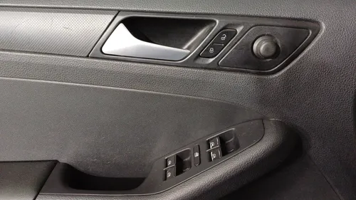 Volkswagen Jetta 2.0 Live Mt