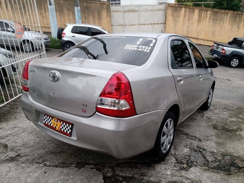 Imagem 6 de 6 de Toyota Etios 1.5 X Sedan 16v Flex 4p Manual