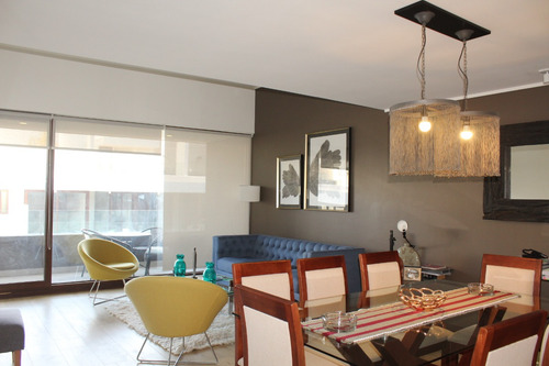 Triplex Con Amplios Espacios Y Modernas Comodidades