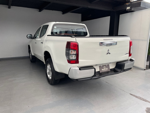 Mitsubishi L200 2.4 Glx Cabina Doble 4x4 Diesel Mt
