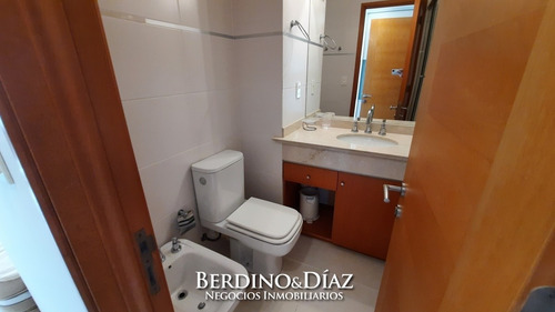 Apartamento En Torre Moderna Con Servicios En La Parada 4 De La Mansa- Ref: 910