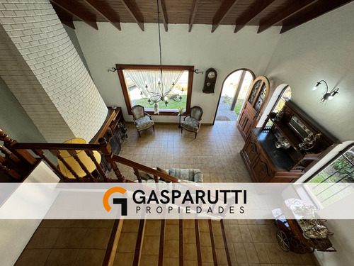 Casa En Venta En Aranjuez Country Club, 4 Dorm. Con Pileta!