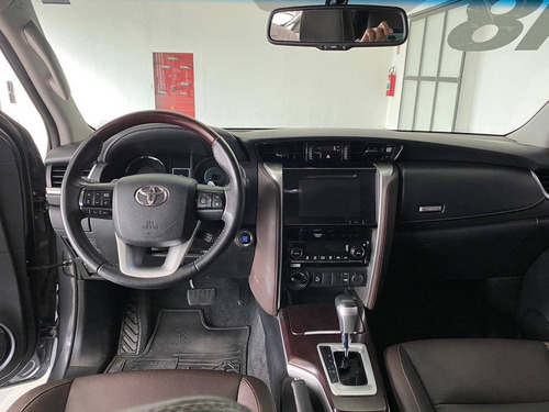 Toyota Hilux Sw4 2.8 Srx 4x4 7 Lugares 16v Turbo