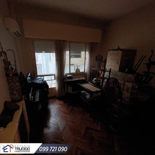 Imagen 4 de 20 de Apartamento - Centro (montevideo) - 3 Dormitorios Servicio Completo - 2 Baños - Cocina Definida A Gas Por Cañería.- Palacio Siri U$s 200.000
