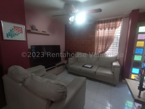 Imagen 11 de 30 de Casa En Venta En Centro Barquisimeto Lara +++23-19052 */m.e.c - R-a-h N° +0-4-2-4- 5.5.6. 5.7. 5.9 *--**