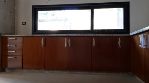 Casa En Venta Condicionada En Barrio Parque