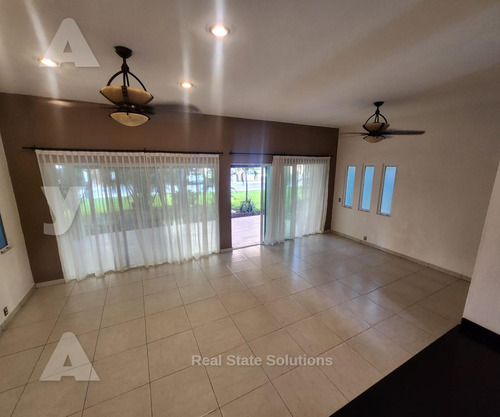 Casa En Venta, 4 Recámaras, 2 Niveles, La Vista, El Table, C