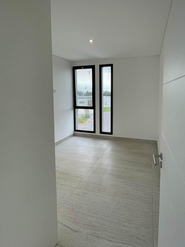 Casa En Venta | 3 Dorm | Area 11 | Barrio San Sebastian | Escobar
