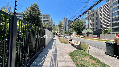 Propiedad En Arriendo En Calle Santa Cristina, Mac...