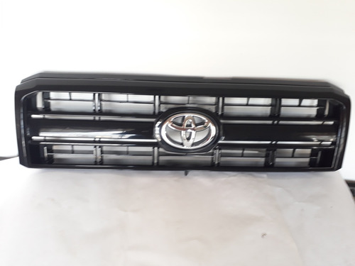 Parrilla Negra Machito 4.5 2010/2016 Original Toyota 