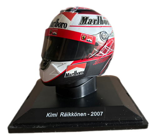 Miniatura F1 Capacete Ferrari Raikkonen 2007 Campeão 1/5 Branco