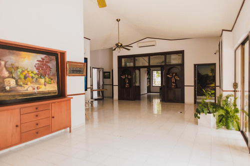 Casa En Venta Merida, Fracc. Montecristo, Estilo Californiano De 1 Planta, Entrega Inmediata.