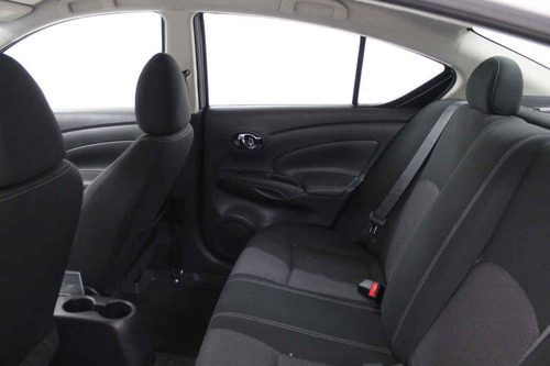 Imagen 10 de 15 de Nissan Versa 2017 4 Cilindros