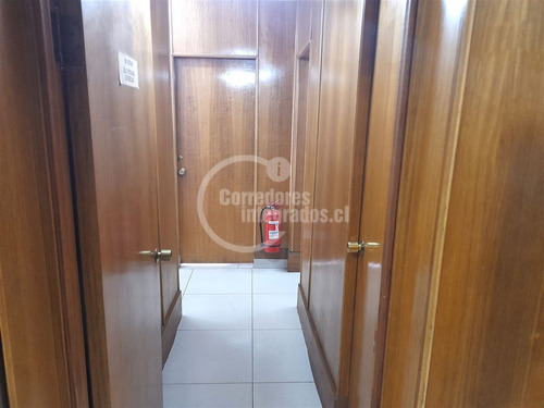 En Paseo Bulnes, 10 Privados, 4 Baños, La Moneda