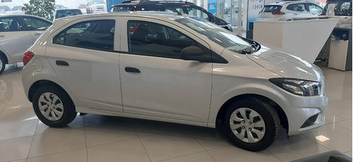 Imagen 13 de 20 de Chevrolet Onix 1.4 Joy 5 Puertas Base 2023