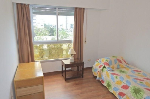 Apartamento En Venta De 3 Dormitorios En Roosevelt