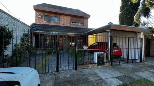 Casa Venta Tres Dormitorios Piscina Ituzaingo 