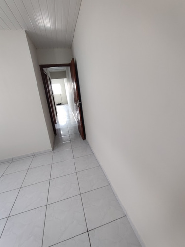 Casa À Venda Com Ótima Localização.
