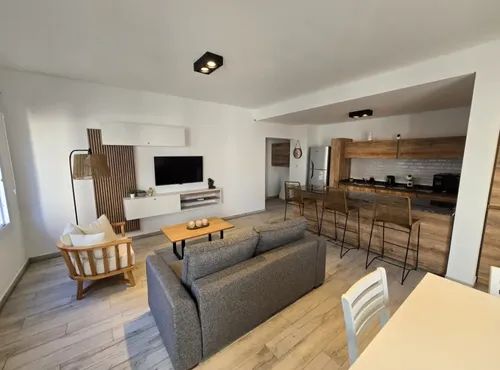 Hermoso 2 Ambientes Amplio Con Piscina Y Jardines Moderno