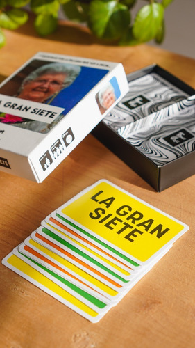 Imagen 6 de 11 de La Gran Siete Juego De Mesa Cartas Previa Risas Casa Fight