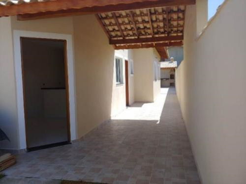 Imagem 9 de 17 de Casa No Bairro Jardim Grandesp, Em Itanhaém, Litoral Sul De São Paulo, Localizada No Lado Praia À 900 Metros Do Mar, Em Rua Calçada. Imóvel Com 180 M² De Terreno Sendo 76,28 M² De Área Construída. Pos