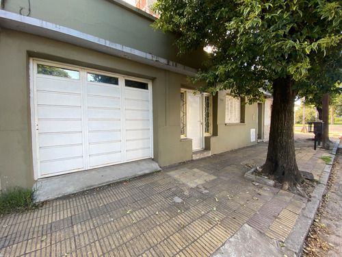 Casa En Venta 2 Habitaciones (barrio La Estación) Tandil.