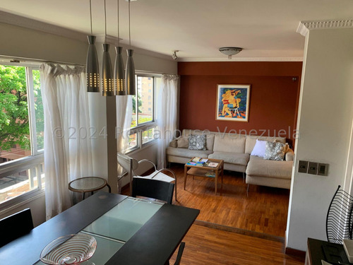 Ss: Vende Apartamento 25-3965 En La Florida De 150 M2, 3h/3b/1pe