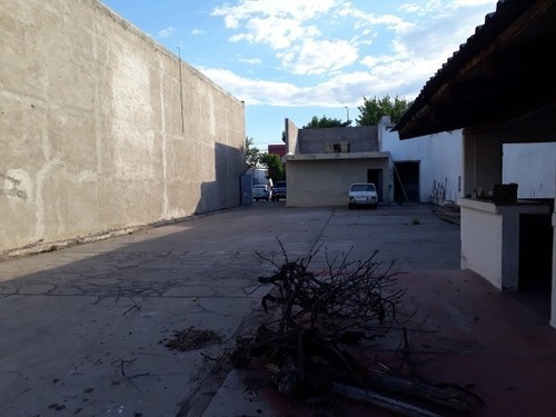 Imagen 1 de 7 de Alquilo Galpones Avenida Mitre