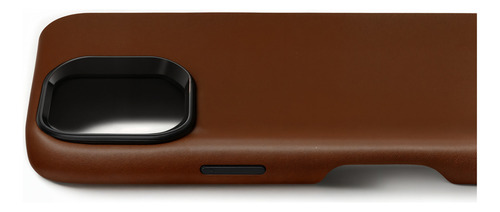 Capinha Capa Case Magbolt Defender Case Para iPhone 16 Pro Max Com Magsafe Em Couro Genuino E Espuma De Memória Espacial Anti-impacto - Saddle Brown