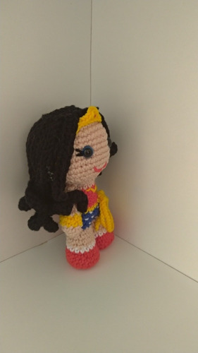 Imagem 4 de 6 de Mulher Maravilha Em Crochê, Amigurumi.