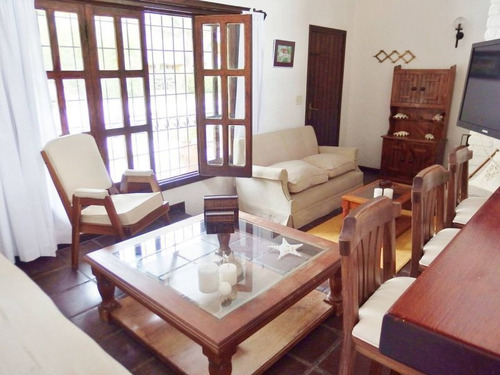 Casa En Alquiler Por Temporada De 4 Dormitorios En Pinares