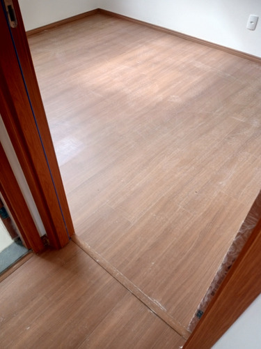 Aplicação De Portas E Laminado E Outros Trabalhos