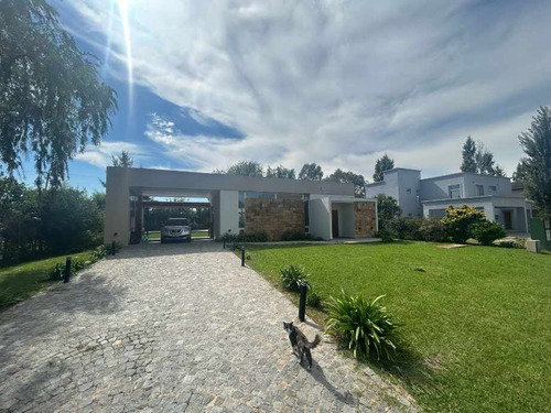 Casa En Venta En La Candida