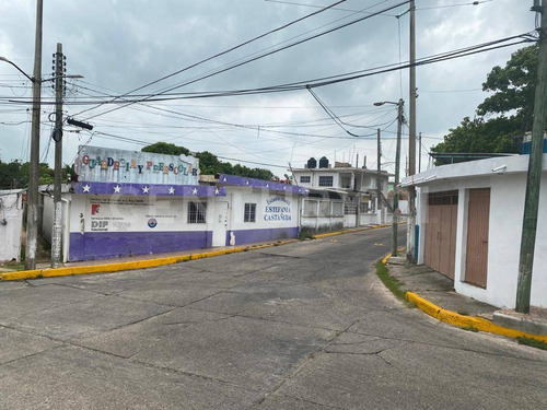 Terreno En Renta Con Construcción, Allende 675, Agua Dulce, Veracruz