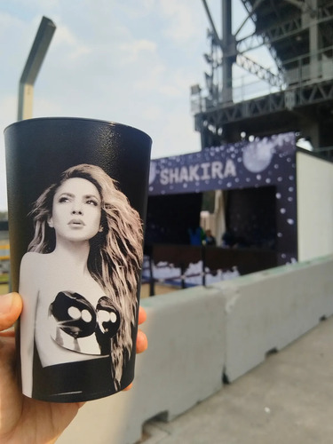 Shakira - Set De 2 Vasos Oficiales Limitados (Usado)
