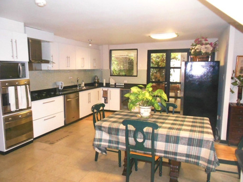 Imagen 8 de 29 de En Venta Hermosa Casa Prado Del Este Con Increíble Vista, Calle Privada, Seguridad.