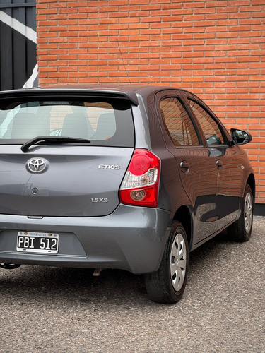 Toyota Etios 1.5 Xs 5 p