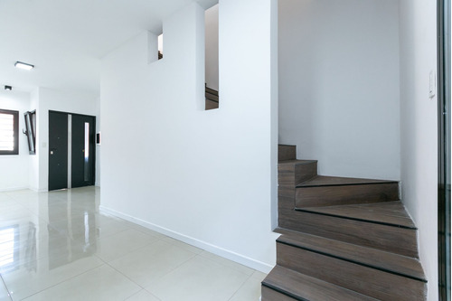 Imagen 17 de 30 de Venta Duplex C/ Cochera A Estrenar - Permuta