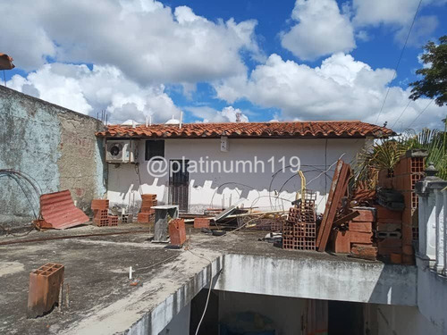 Imagen 8 de 11 de Venta De Tonwhouse En Samanes Lecumberri Cua