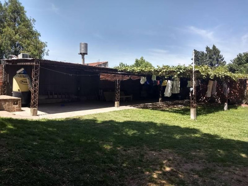 Imagen 10 de 11 de Amplio Chalet Con Gran Terreno A La Venta En Gonzalez Catan