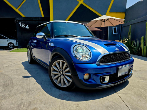 Mini Cooper 1.6 S Hot Chilli . At