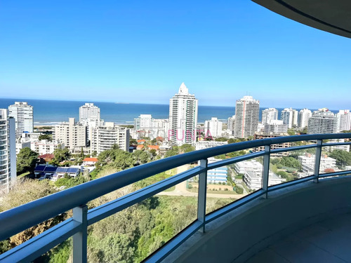 Apartamento En Venta, 3 Dormitorios, A Metros De Playa Brava.