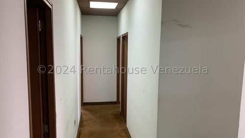 Venta De Oficina En La Candelaria. Caracas. Cod 24-15809 Fg