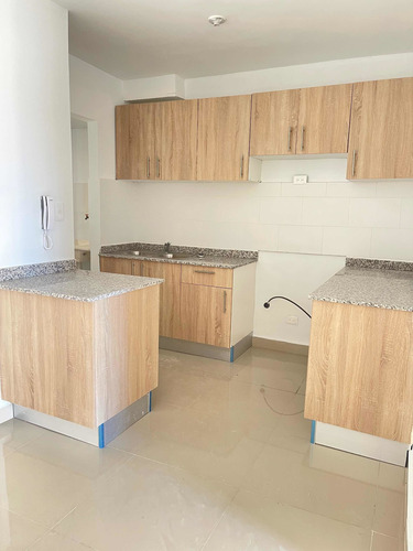 Imagen 10 de 11 de Apartamento En Alquiler En La Avenida Ecológica 3h 2b