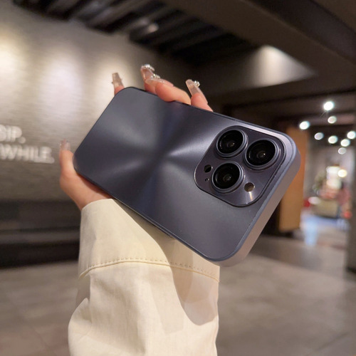 Funda Para iPhone Textura Metálica Con Proteccion De Camara