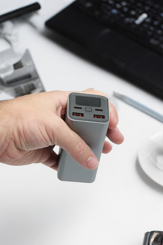 Cargador Portátil 100w Tbcin 20.000mah 2usb C+ 2 A Powerbank Color Gris