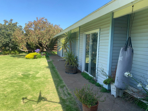 Se Vende Espectacular Casa En Santo Domingo, Sector Muy Agra