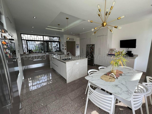 Casa ( 3 Niveles/ A Estrenar) Venta Cerro Verde Mls-24-17981