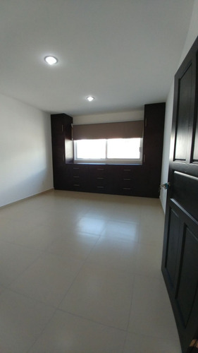 Imagen 9 de 14 de Casa En Renta En Arboledas Del Parque Querétaro